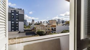 Image 17 - 875726