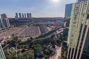 Image 8 - 875727