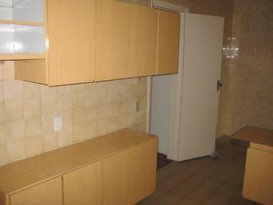 Image 8 - 875735