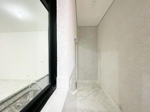 Image 2 - 875806