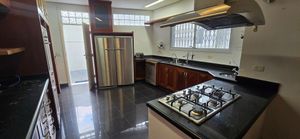 Image 8 - 875808
