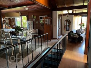 Image 6 - 875818