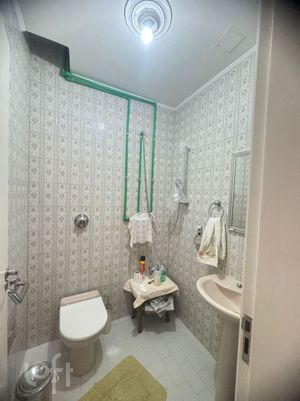 Image 5 - 875826