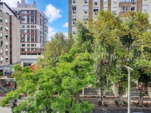 Image 17 - 875835