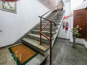 Image 1 - 875835
