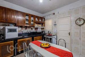 Image 9 - 875837