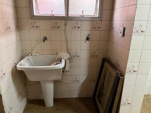 Image 17 - 875855