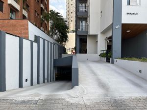 Image 23 - 875855
