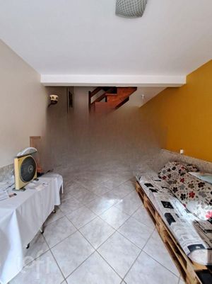 Image 29 - 875861