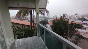 Image 10 - 875876