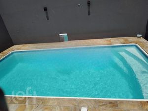 Image 4 - 875879