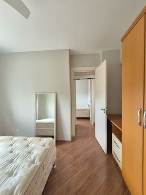 Image 9 - 875880