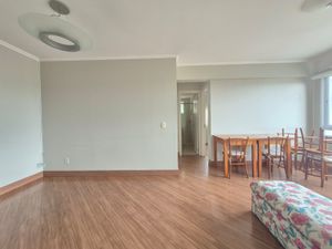 Image 4 - 875880