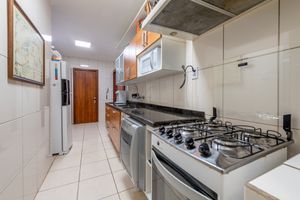 Image 15 - 875881