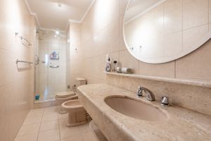 Image 8 - 875881