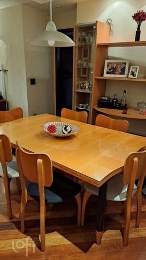 Image 1 - 875883