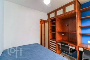 Image 37 - 875884