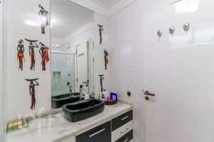 Image 8 - 875884