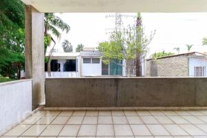Image 7 - 875886