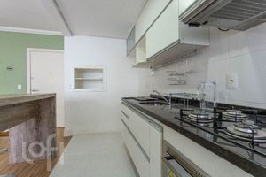 Image 6 - 875887