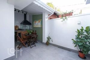 Image 28 - 875888