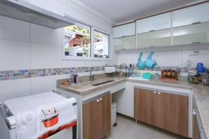Image 7 - 875888