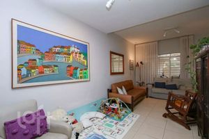Image 32 - 875888