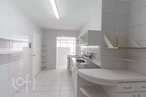 Image 13 - 875889