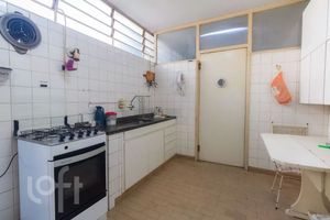 Image 6 - 875890