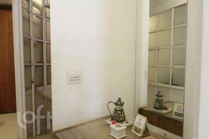 Image 22 - 875892