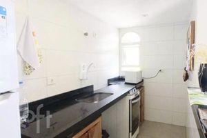 Image 7 - 875892