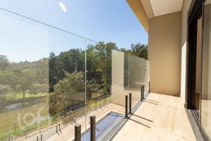 Image 18 - 875894