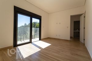 Image 15 - 875894