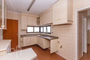 Image 9 - 875897