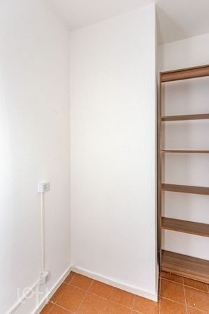 Image 22 - 875897