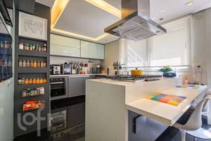 Image 9 - 875898