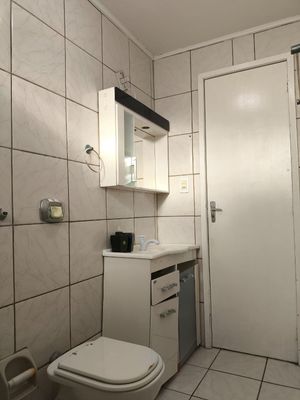 Image 8 - 875900