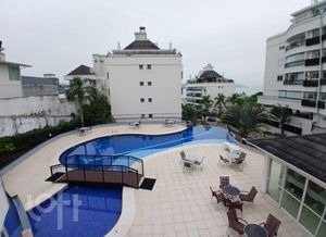 Image 1 - 875904