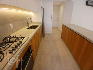 Image 11 - 875904