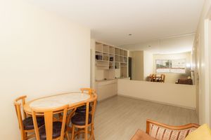 Image 3 - 875943
