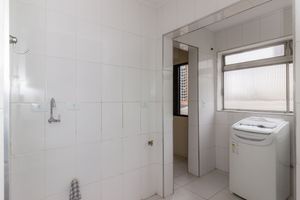 Image 22 - 875943
