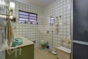 Image 17 - 875944