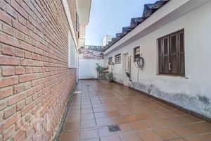 Image 23 - 875944