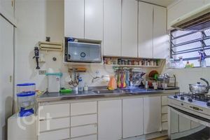 Image 10 - 875944