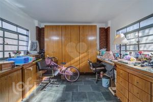 Image 11 - 875944