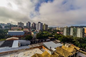 Image 7 - 875945