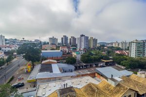 Image 13 - 875945