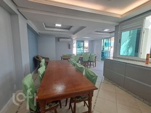 Image 15 - 875952