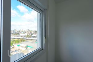 Image 15 - 875955
