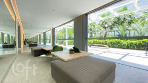 Image 18 - 875955